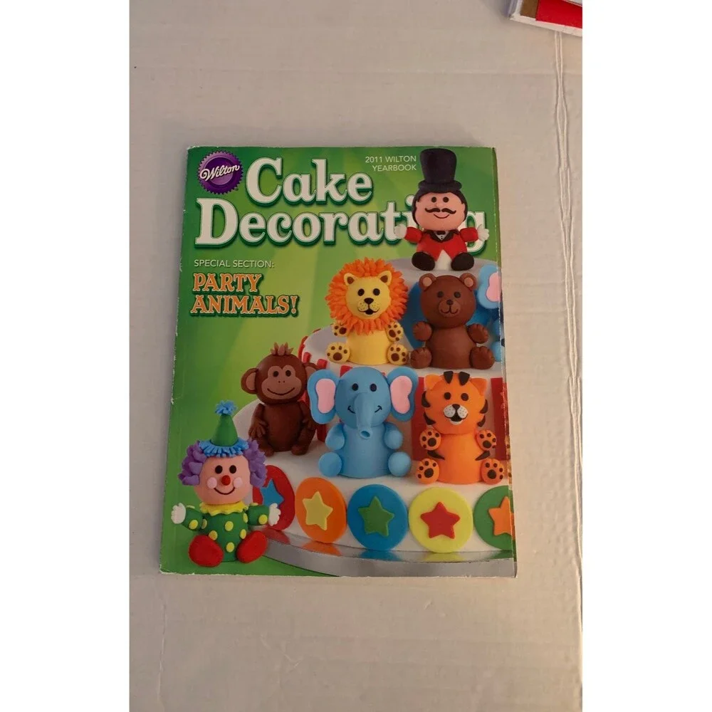Wilton Cake Decorating 2011 Yearbook.